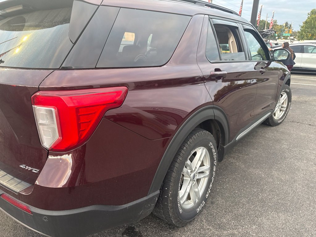 Used 2022 Ford Explorer XLT AWD/4WD image 5