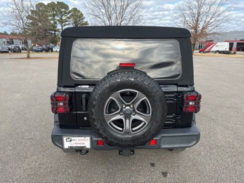 Used 2018 Jeep Wrangler Unlimited Sport S image 4