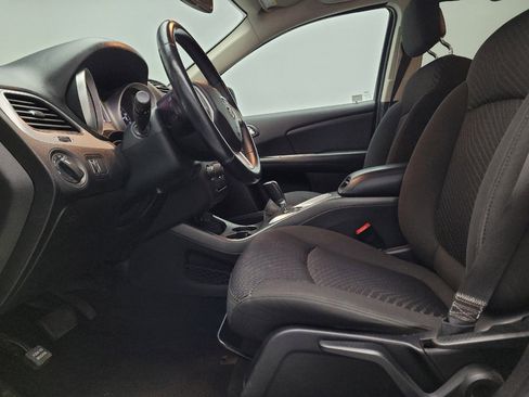 Used 2018 Dodge Journey SE w/ Popular Equipment Group image 17