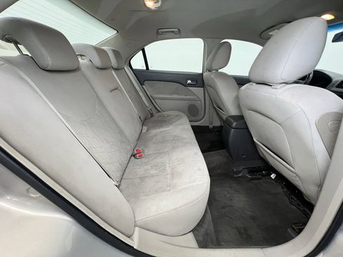 Used 2010 Mercury Milan image 7