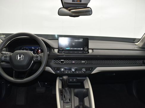 Used 2024 Honda Accord EX image 19