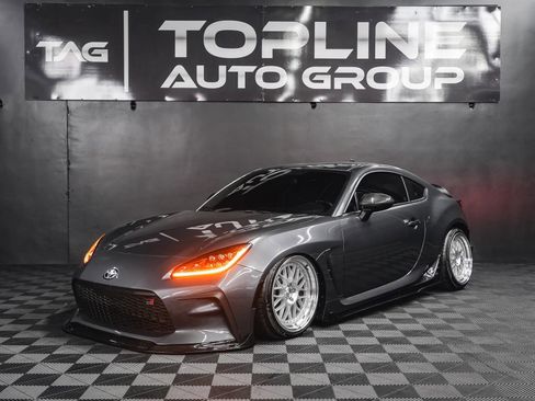 Used 2023 Toyota GR86 RWD image 4