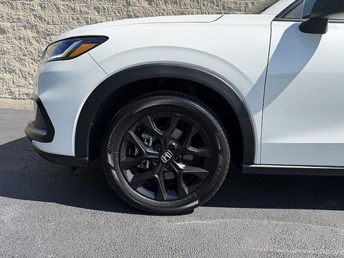 Used 2024 Honda HR-V Sport image 9