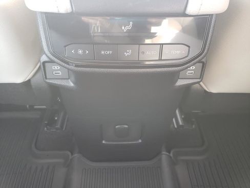 Used 2024 Toyota Grand Highlander XLE image 14