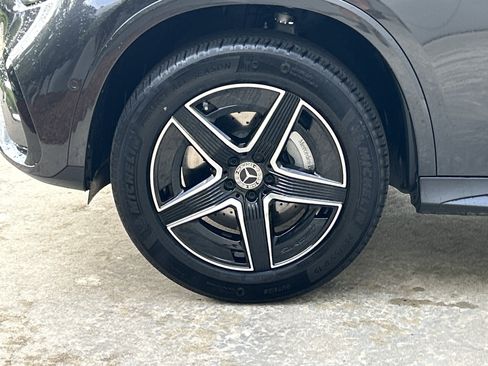 Certified 2025 Mercedes-Benz GLC 300 image 17