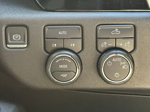 Used 2024 Chevrolet Silverado 1500 LT image 19