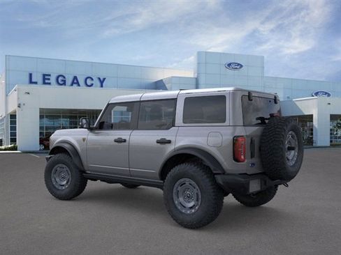 New 2025 Ford Bronco Badlands image 4