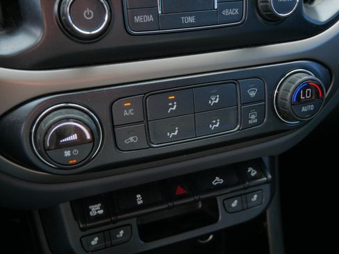 Used 2018 Chevrolet Colorado Z71 AWD/4WD image 33