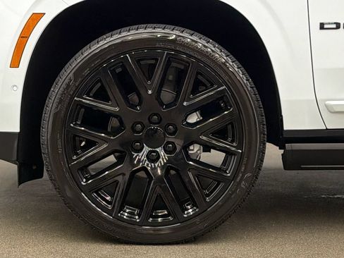 Used 2026 GMC Yukon XL Denali Ultimate w/ LPO, Floor Liner Package AWD/4WD image 10