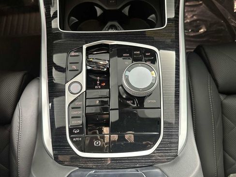 New 2026 BMW X5 M60i w/ Executive Package image 17