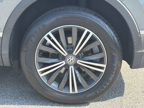Used 2019 Volkswagen Tiguan SEL w/ 3rd Row Seat Package AWD/4WD image 22