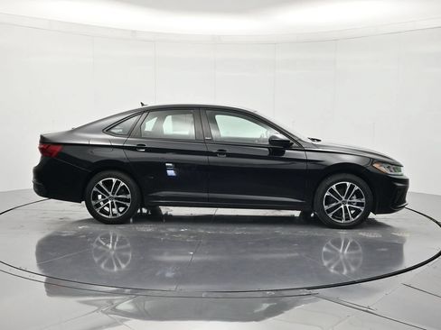 Used 2025 Volkswagen Jetta Sport FWD image 4