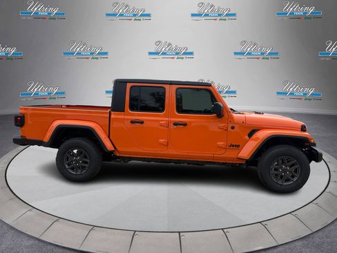 New 2025 Jeep Gladiator Sport image 2