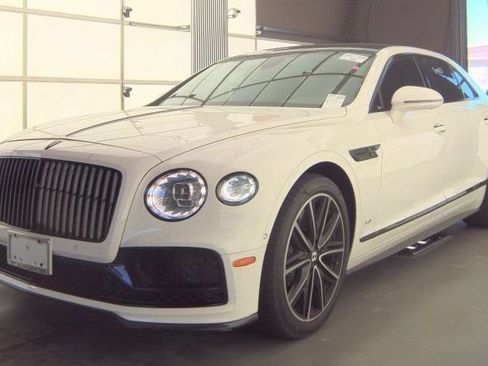 Used 2021 Bentley Flying Spur V8 AWD/4WD image 2