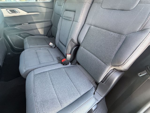 Used 2025 Ford Explorer Active RWD image 18