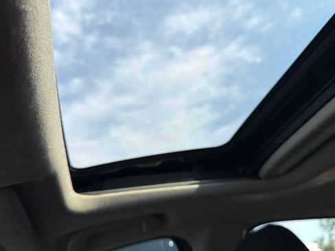 Used 2018 Honda HR-V EX image 32