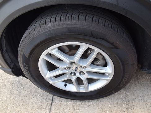 Certified 2025 Ford Explorer Active RWD image 10