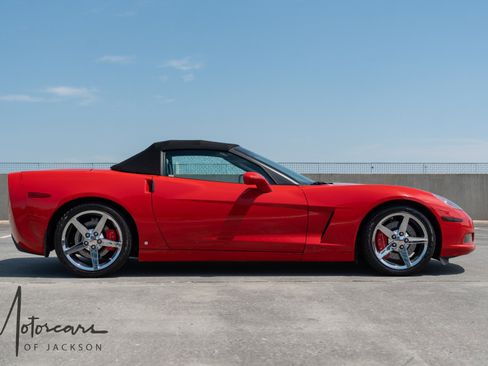 Used 2007 Chevrolet Corvette Convertible w/ Preferred Equipment Group RWD image 9