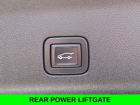 Used 2024 GMC Yukon XL Denali w/ Advanced Technology Package AWD/4WD image 35