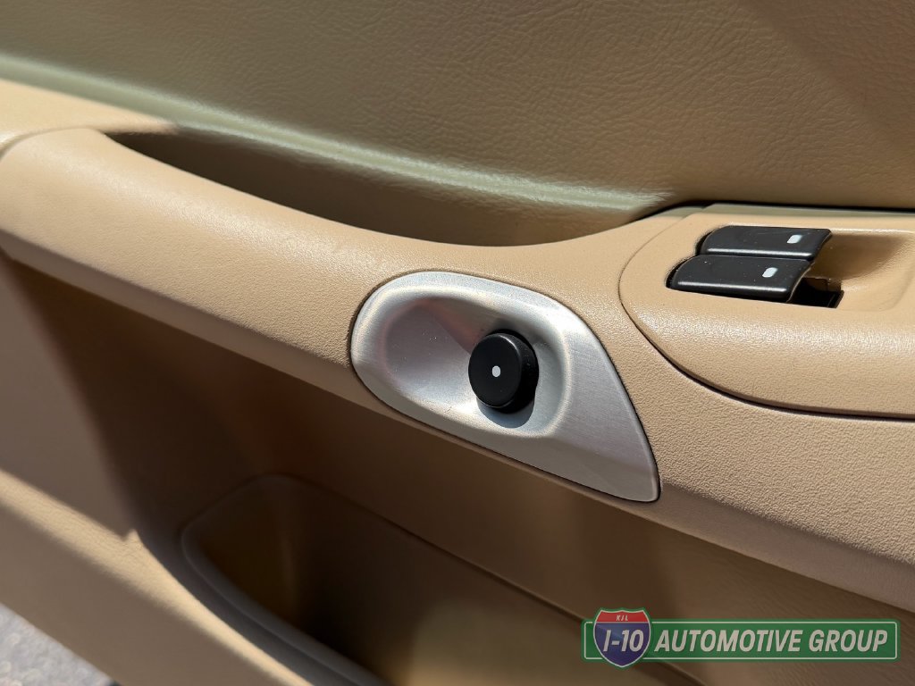 Used 2008 Chevrolet Corvette Convertible w/ Preferred Equipment Group RWD image 18