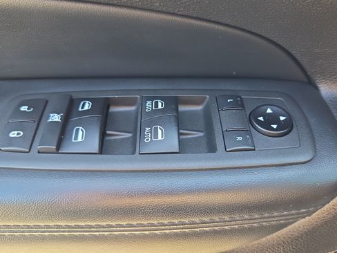 Used 2021 Jeep Grand Cherokee Laredo X RWD image 28