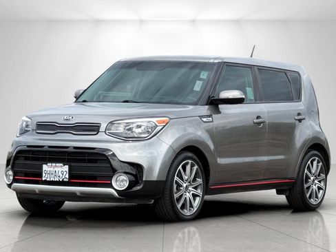 Used 2019 Kia Soul ! FWD image 7