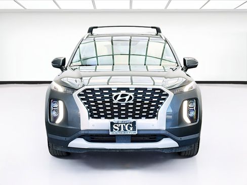 Used 2022 Hyundai Palisade SEL w/ Premium Package FWD image 2