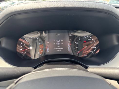 Used 2025 Jeep Compass Limited AWD/4WD image 41