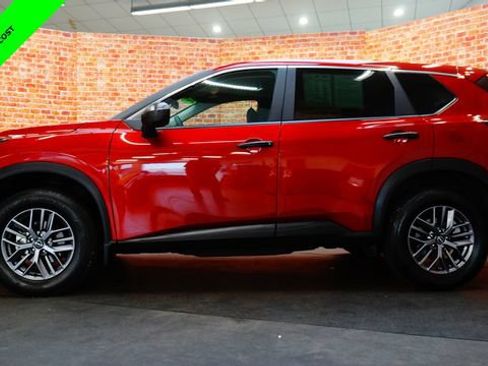 Certified 2025 Nissan Rogue S AWD/4WD image 4