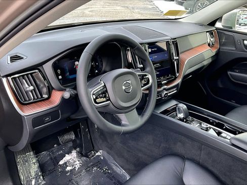 Certified 2023 Volvo XC60 B5 Plus image 16