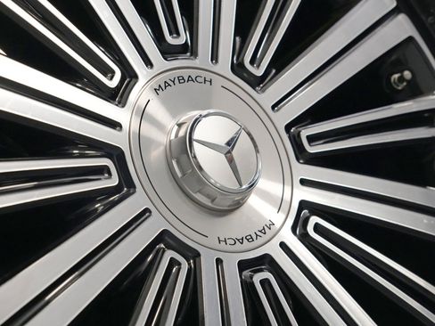 Used 2023 Mercedes-Benz Maybach GLS 600 4MATIC image 74