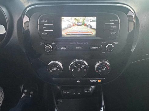 Used 2014 Kia Soul ! image 38