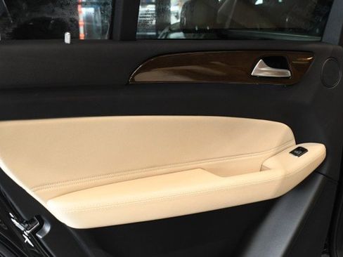 Used 2019 Mercedes-Benz GLS 450 4MATIC w/ Premium 1 Package image 21