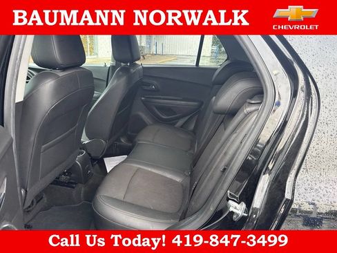 Used 2022 Chevrolet Trax LT w/ LT Convenience Package FWD image 18
