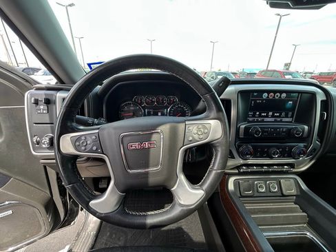Used 2018 GMC Sierra 1500 SLT w/ Enhanced Driver Alert Package image 10