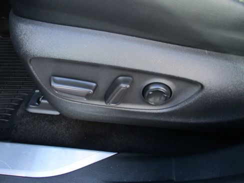 Used 2022 Toyota Highlander Platinum image 13