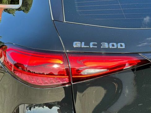 Certified 2025 Mercedes-Benz GLC 300 image 38