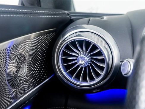 Used 2022 Mercedes-Benz SL 63 AMG 4MATIC w/ AMG Aerodynamic Package image 28