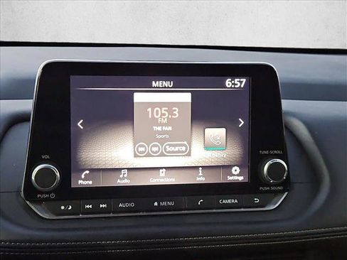 Used 2024 Nissan Rogue S AWD/4WD image 13