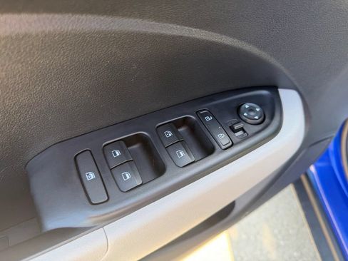 Used 2024 Hyundai Venue SEL FWD image 10