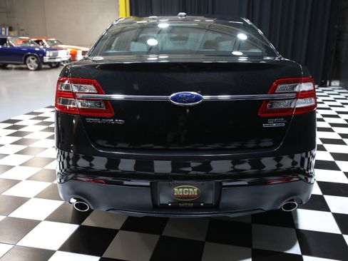 Used 2013 Ford Taurus SEL FWD image 19