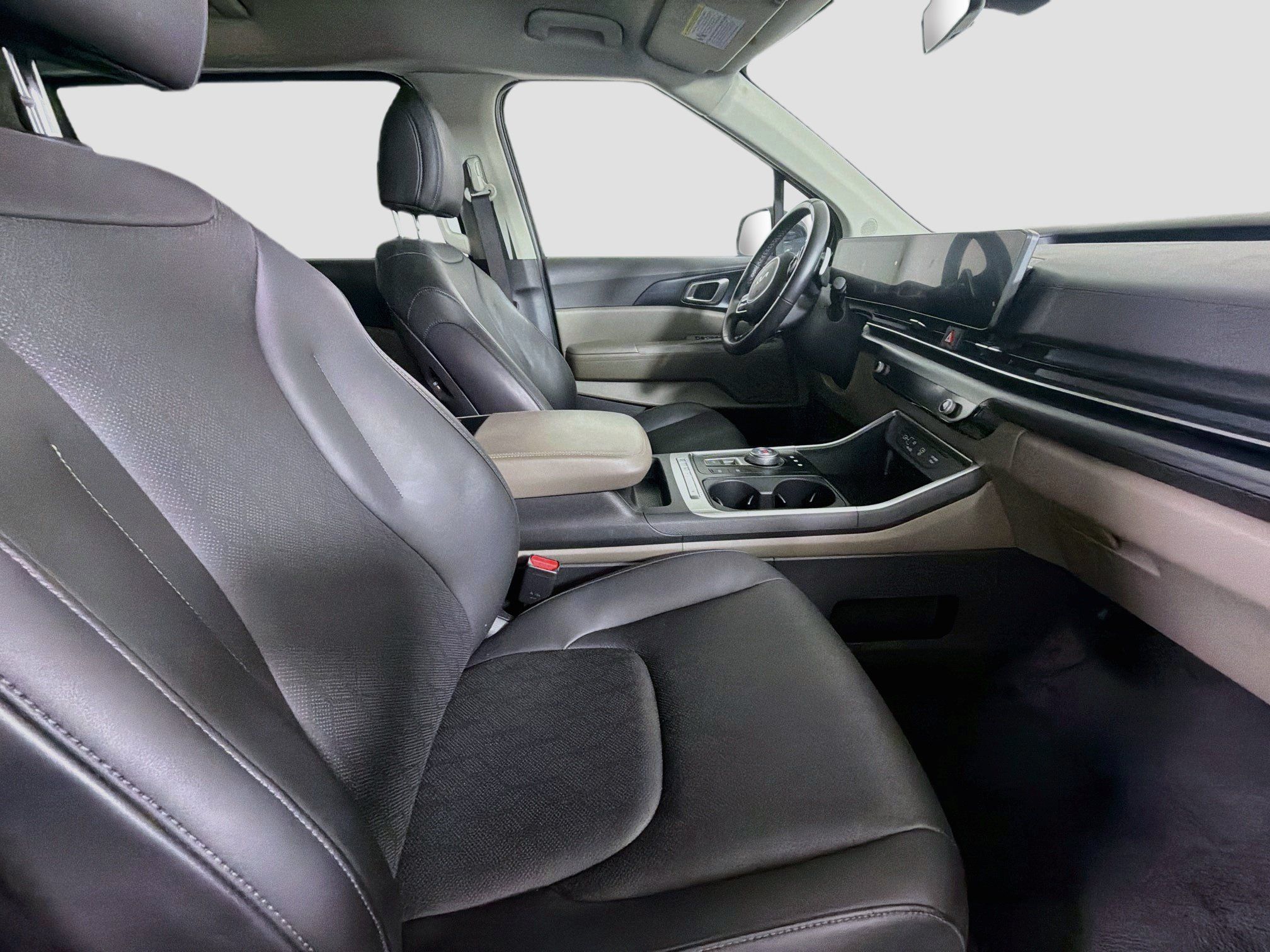 Used 2026 Kia Carnival LXS FWD image 32