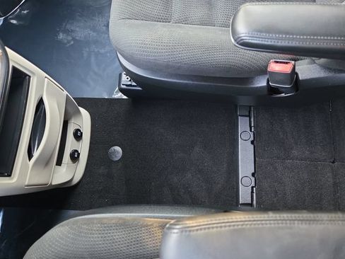Used 2017 Dodge Grand Caravan SE FWD image 23