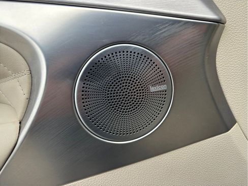 Used 2019 Genesis G70 3.3T Design image 28