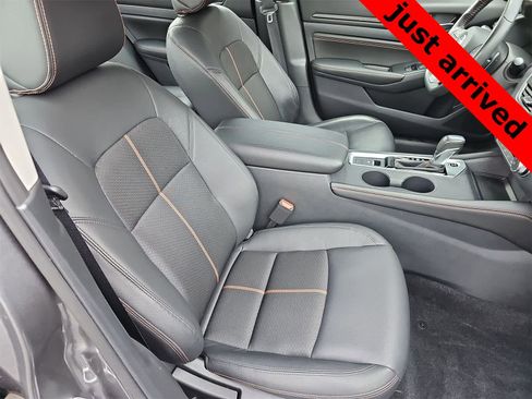 Used 2022 Nissan Altima 2.5 SR image 18