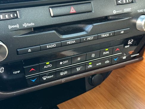 Used 2019 Lexus RX 450h AWD image 25