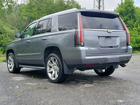 Used 2018 Cadillac Escalade Luxury AWD/4WD image 7