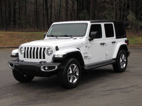 Used 2021 Jeep Wrangler Unlimited Sahara image 9