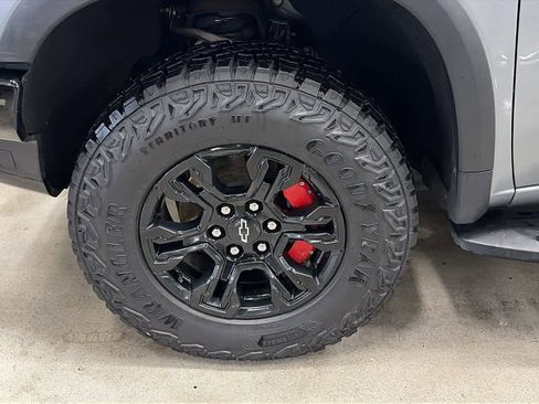 Certified 2023 Chevrolet Silverado 1500 ZR2 w/ Technology Package image 27