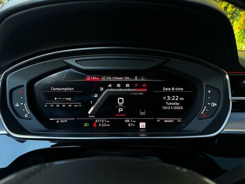 Used 2021 Audi S8 L w/ S8 Executive Package image 11